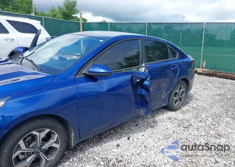 2021 Kia Forte Lxs из США, поврежденный, VIN 3KPF24AD6ME345740